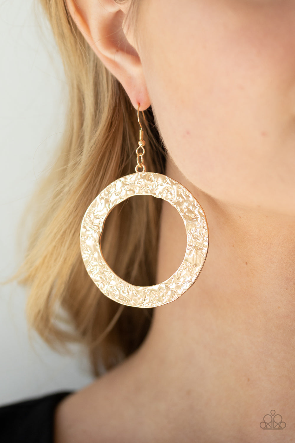 Paparazzi - PRIMAL Meridian - Gold Earrings #0905