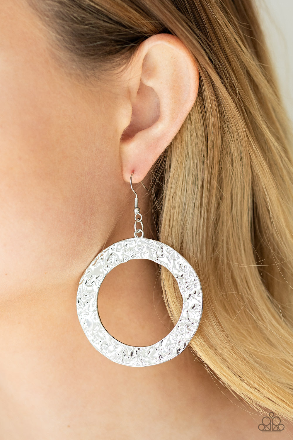 Paparazzi - PRIMAL Meridian - Silver Earrings  #0906