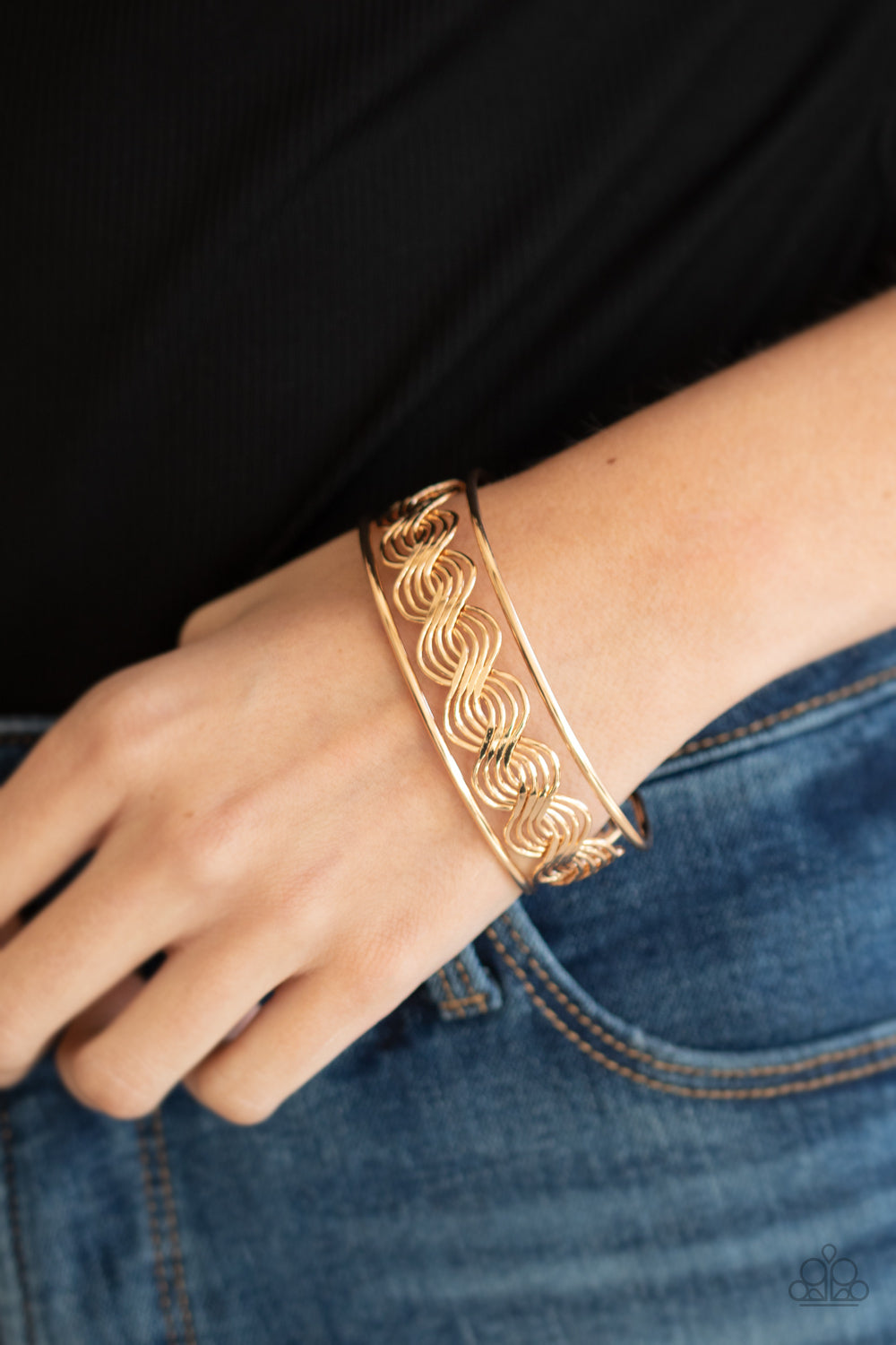 Paparazzi  - WEAVE An Impression - Gold Bracelet  #B54