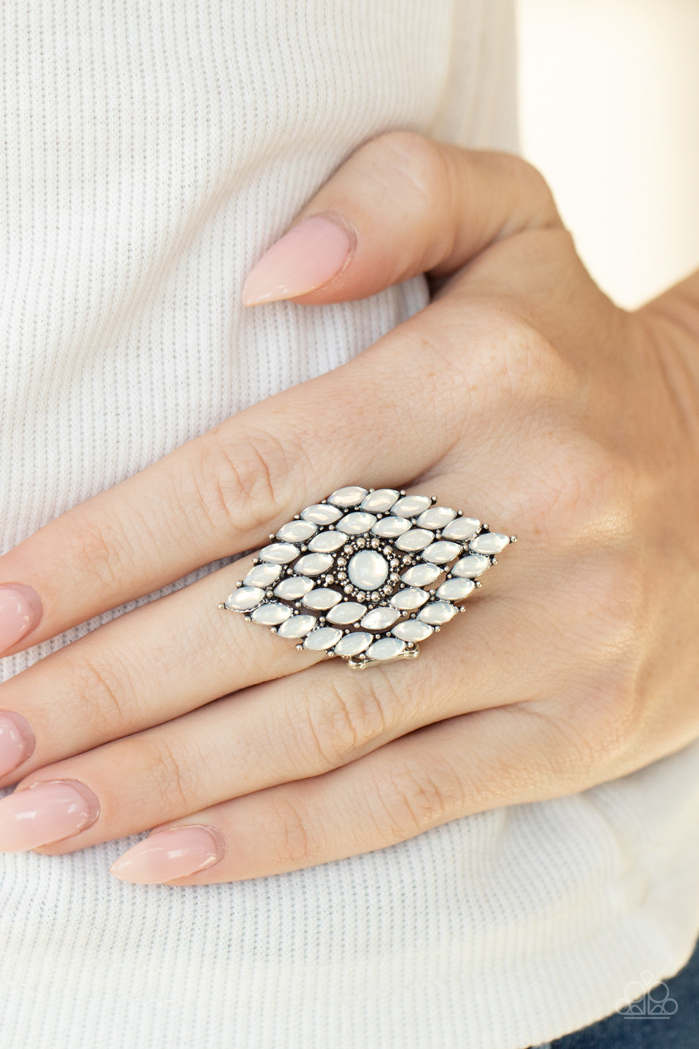 Paparazzi - Incandescently Irresistible - White Ring  #R026