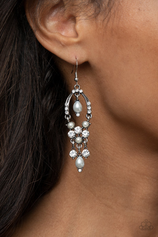 Paparazzi - Back In The Spotlight - White Earrings #O/D0151