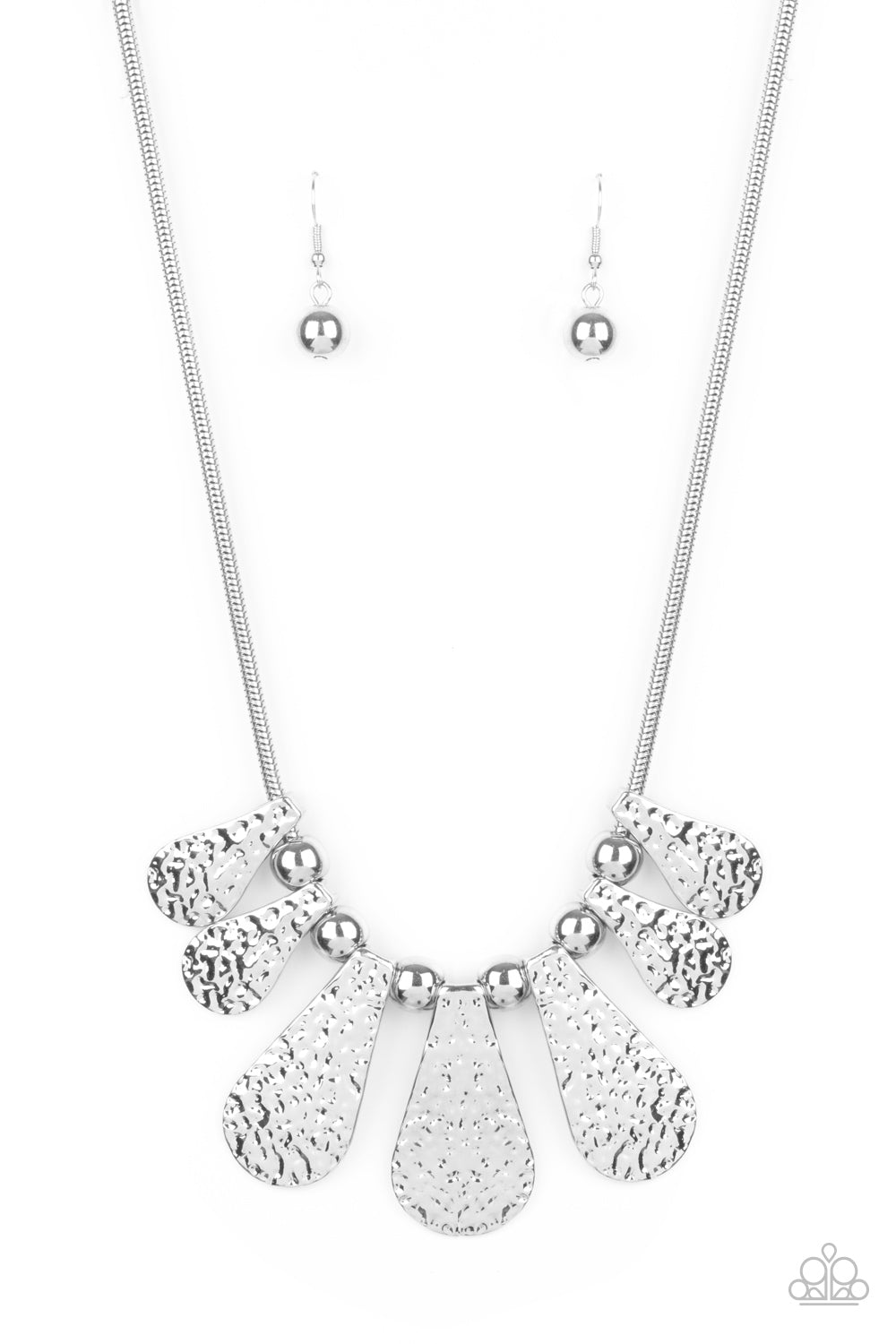 Paparazzi Accessories - Gallery Goddess - Silver Necklace #0055