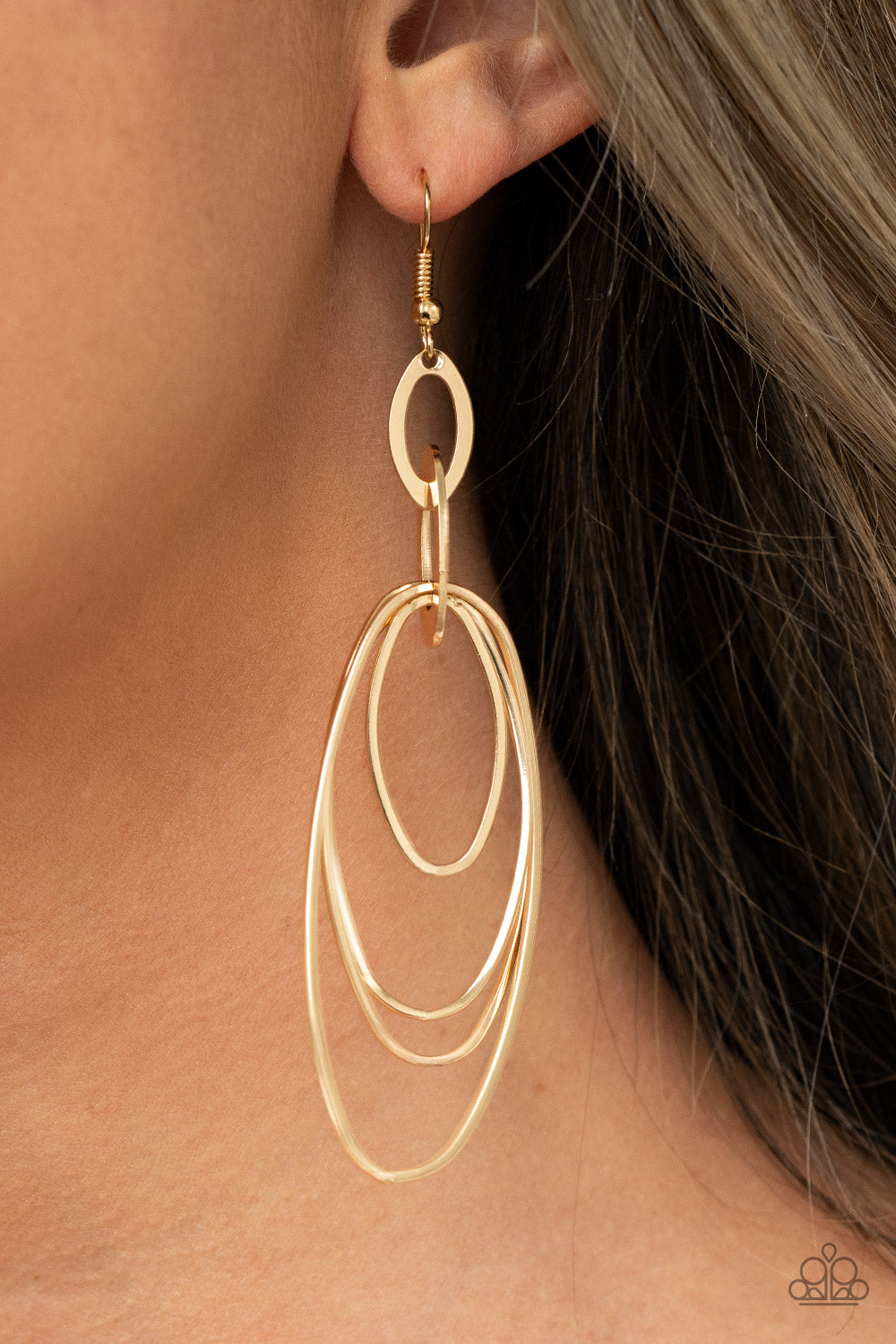 Paparazzi - OVAL The Moon - Gold Earrings  #0679