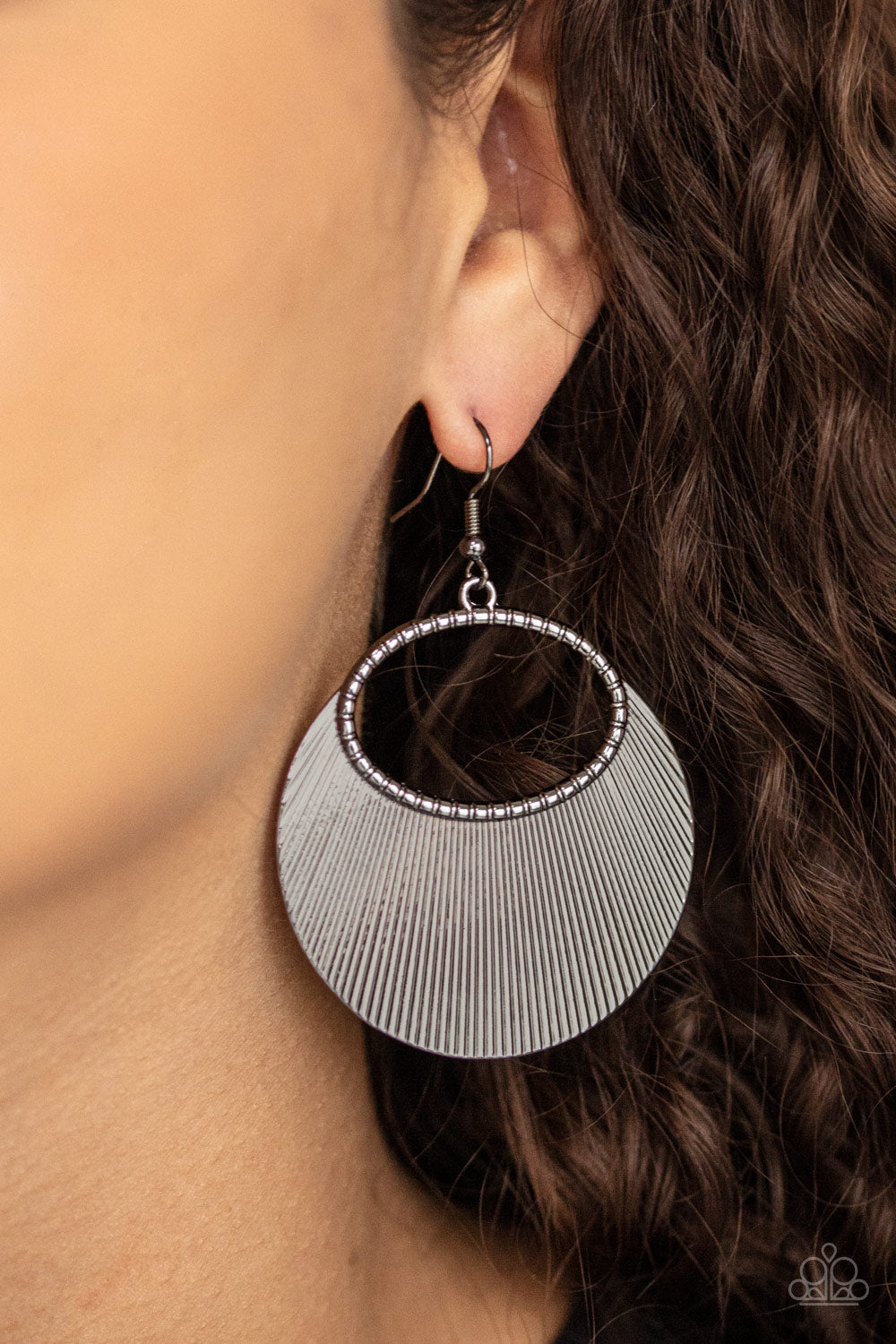 Paparazzi  - Fan Girl Glam - Black Earrings  #0614