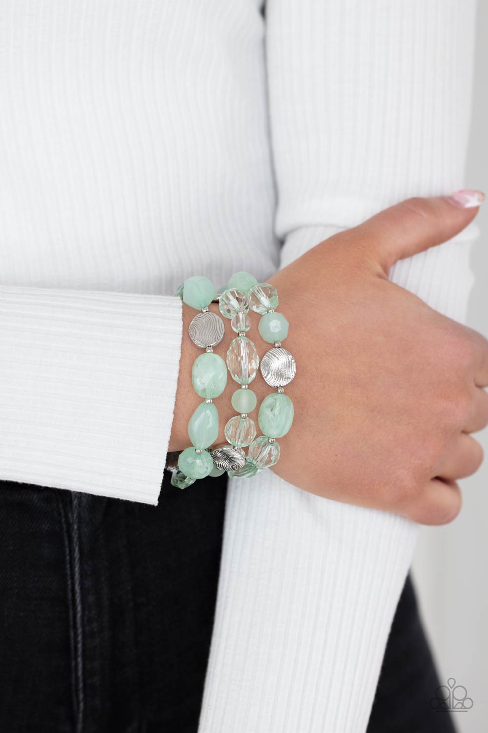 Paparazzi - Oceanside Bliss - Green Bracelets