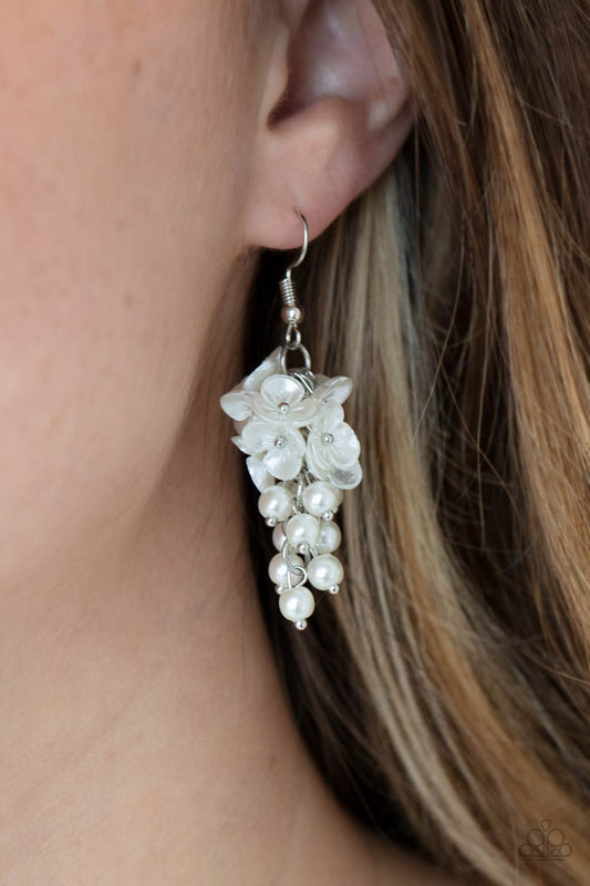 Paparazzi - Bountiful Bouquets - White Earrings #0676