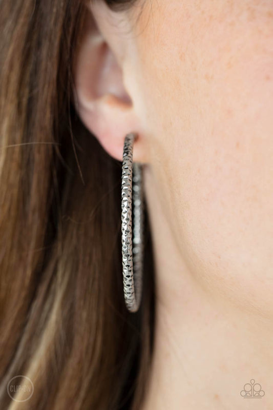 Paparazzi - Subtly Sassy - Silver Earrings #0815