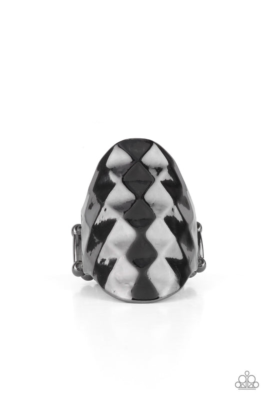 Paparazzi - Ferociously Faceted - Black Rings  #R016