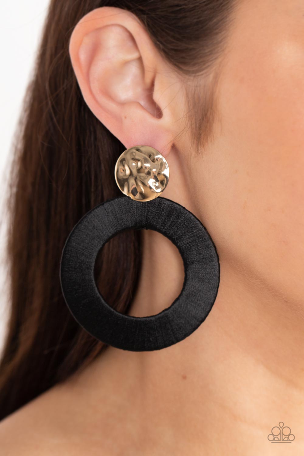 Paparazzi - Strategically Sassy - Black Earrings  #1758