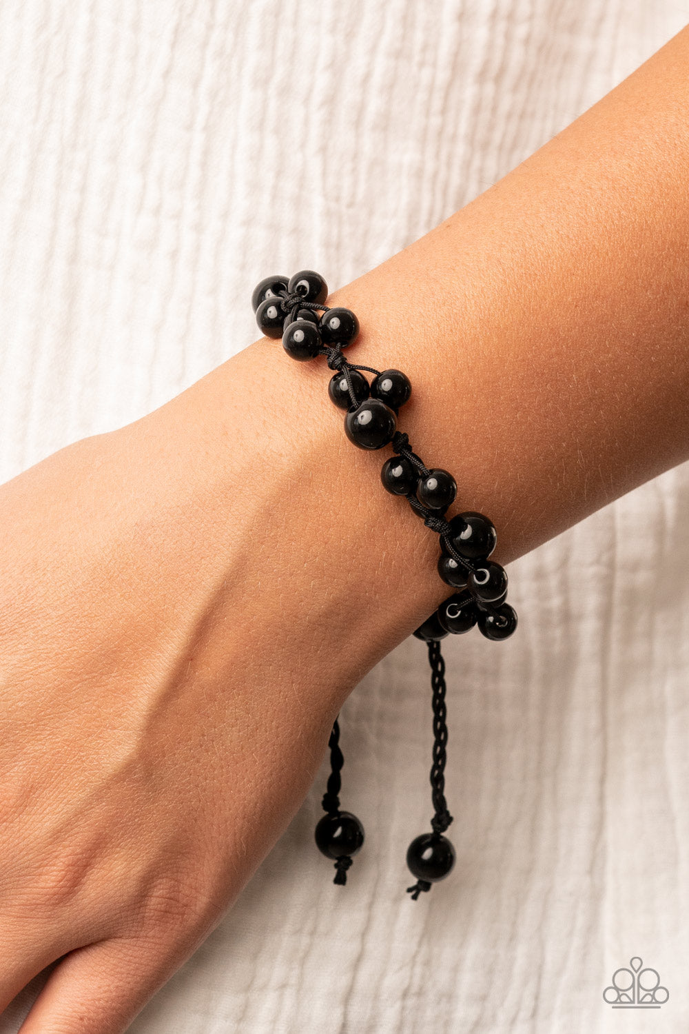 Paparazzi Accessories - Vintage Versatility - Black Bracelet #0981