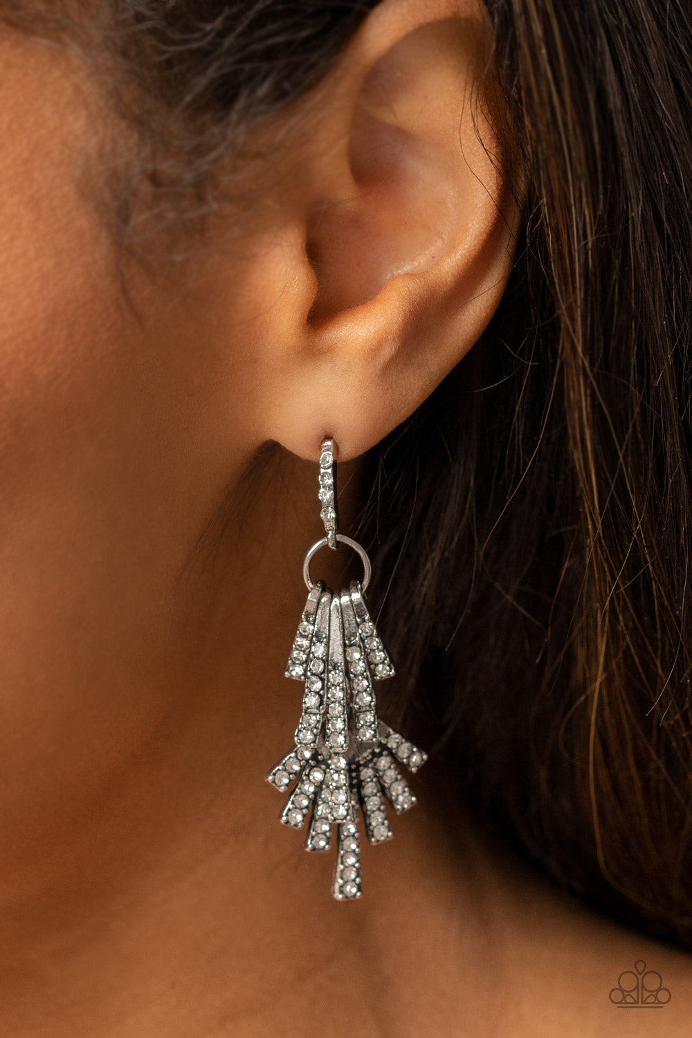 Paparazzi - Fan of Glam - White Earrings #1299