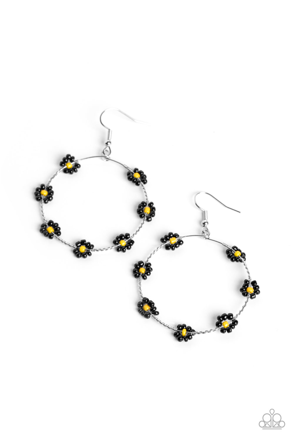 Paparazzi - Dainty Daisies - Black Earrings #2032