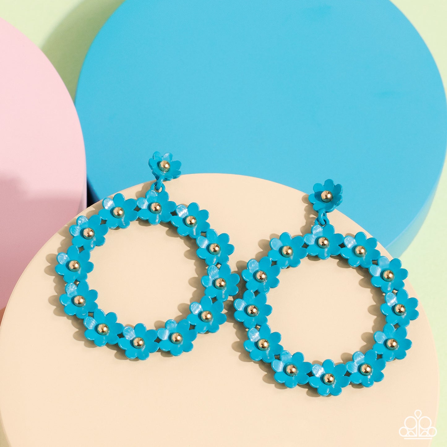 Paparazzi - Daisy Meadows - Blue Earrings #2040