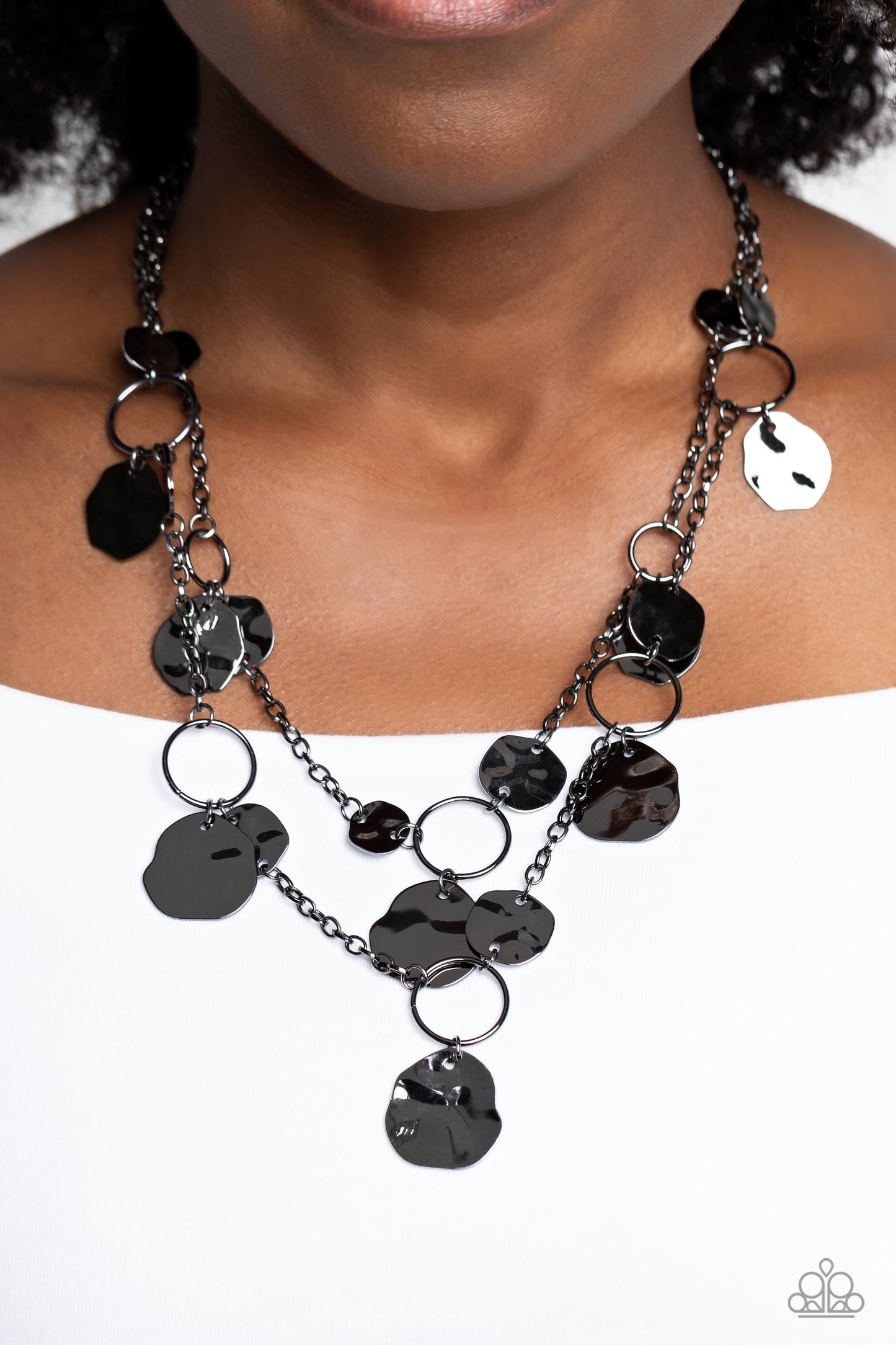 Paparazzi - Hammered Horizons - Black Necklaces #2122