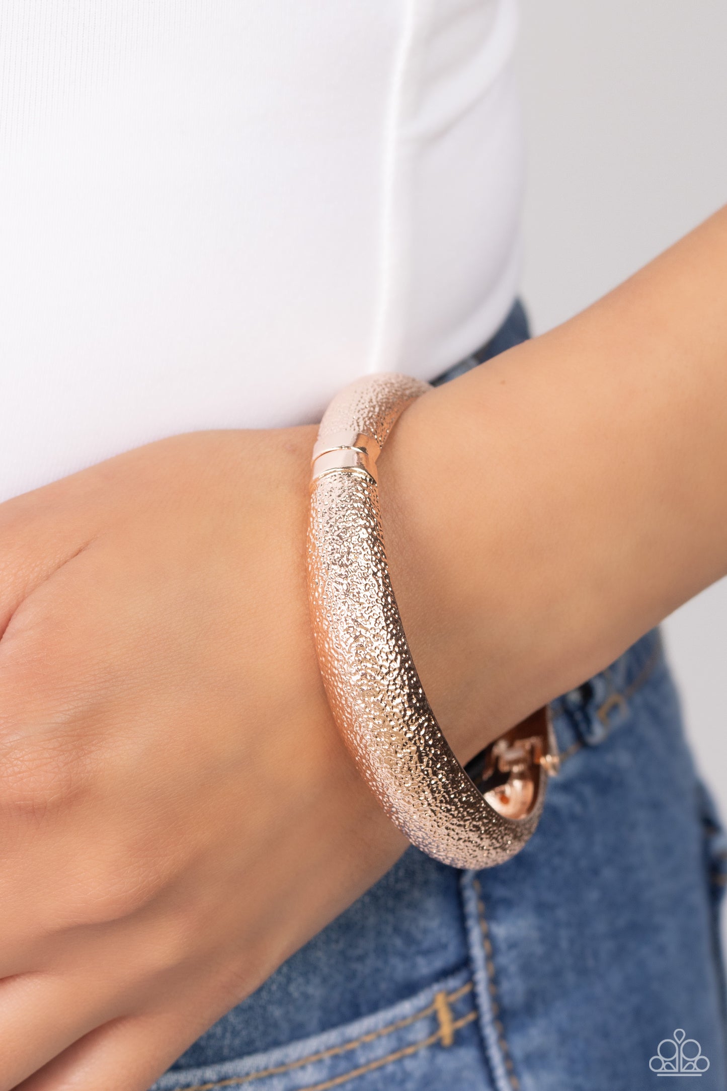 Paparazzi - Rippling Reunion - Rose Gold Bracelet  #0592