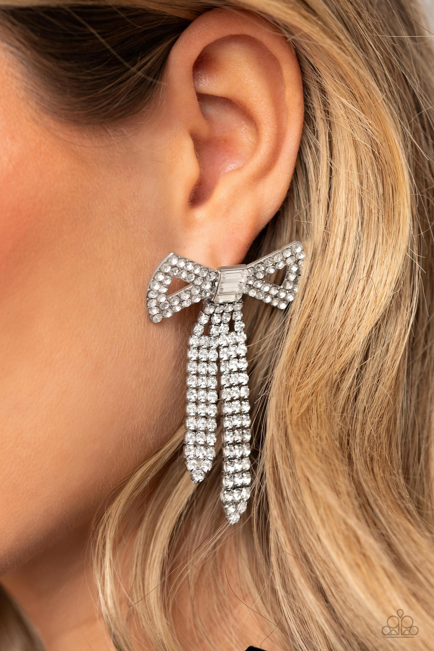 Paparazzi - Just BOW With It - White Earrings  #2210