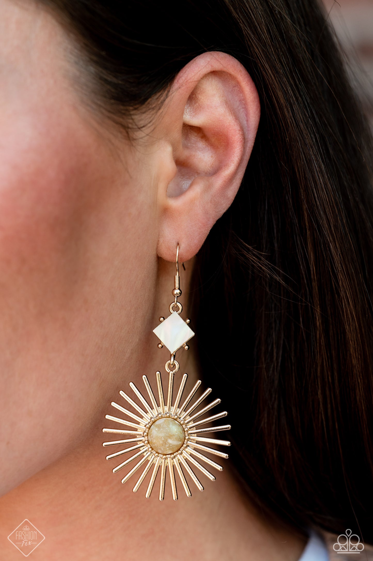 Paparazzi - Seize the Sunburst - Gold Earrings #1271