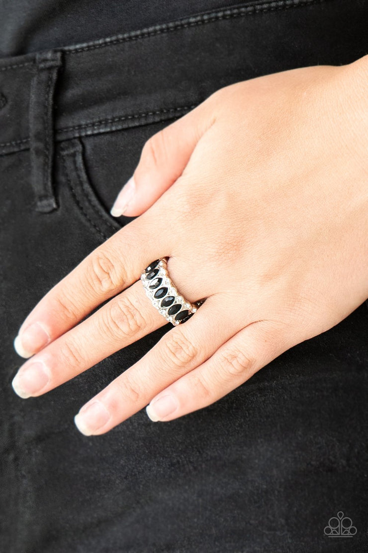 Paparazzi - Radical Riches - Black Ring